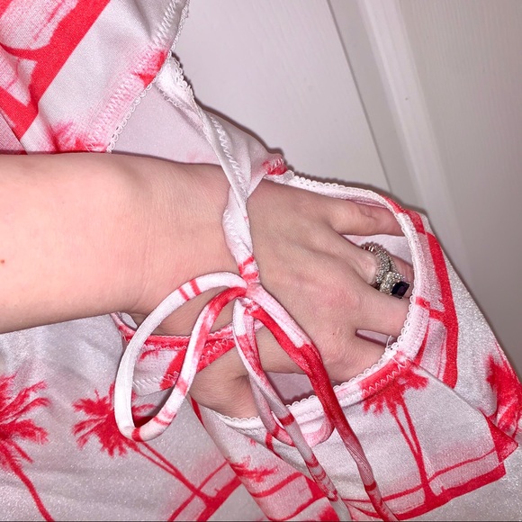 🌴UO Exclusive Tidal Waves cut out mini dress🌴 - Picture 5 of 8